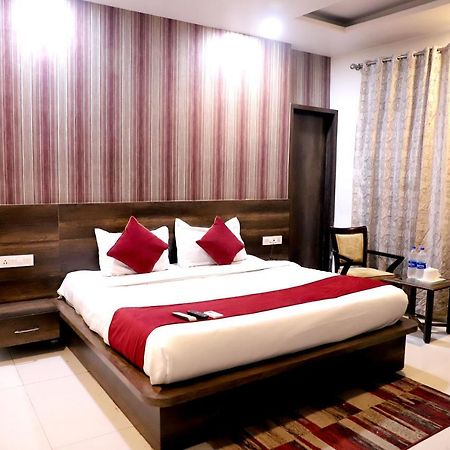 Hotel Hollywood Heights Near Railway Station Amritsar Eksteriør billede