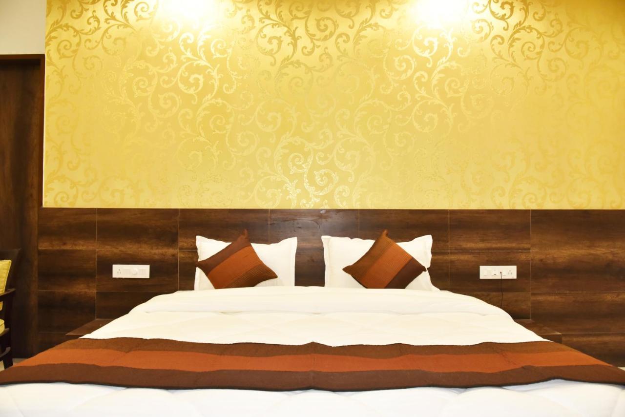 Hotel Hollywood Heights Near Railway Station Amritsar Eksteriør billede